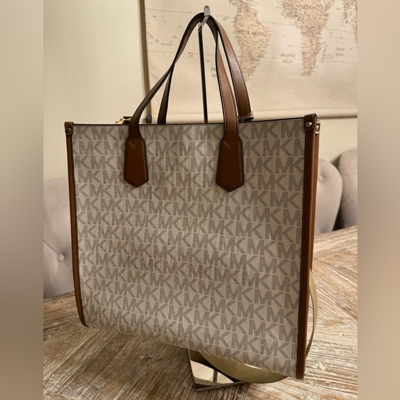 Michael Kors MK Logo Crossbody Tote - Picture 3 of 14